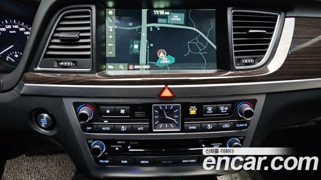 Genesis G80 Premium Luxury, 2017 16