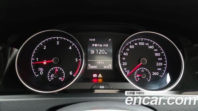 Volkswagen Гольф 7세대, 2014 8