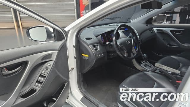 Hyundai Avante MD M16 GDI Smart, 2013 11