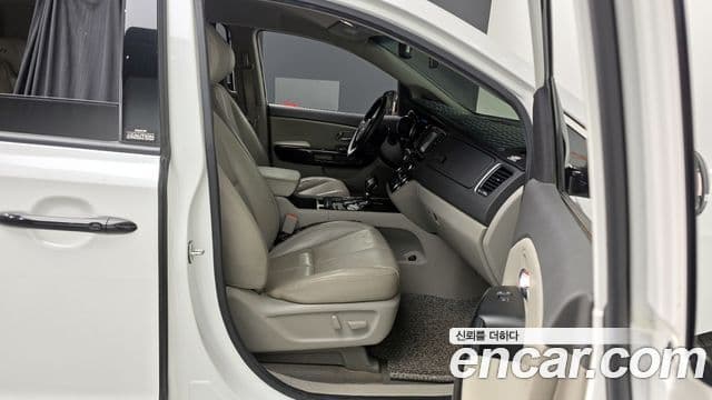 Kia All New Carnival Noblesse, 2017 11