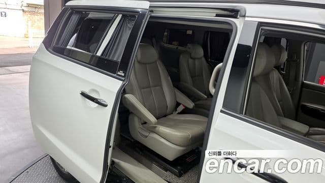 Kia All New Carnival Noblesse, 2017 12