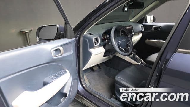Hyundai Venue Premium, 2024 10