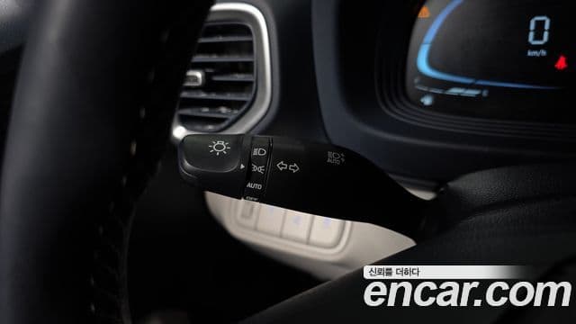 Hyundai Venue Premium, 2024 18