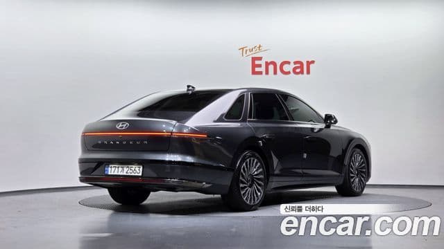 Hyundai Grandeur (GN7) Calligraphy, 2023 2