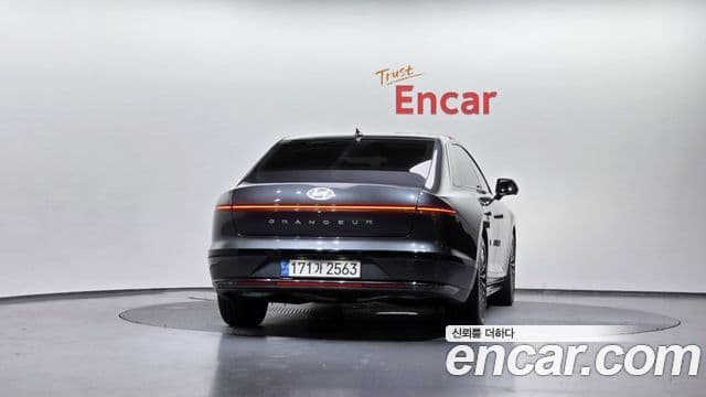 Hyundai Grandeur (GN7) Calligraphy, 2023 4