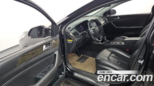 Hyundai LF Sonata Special, 2017 10