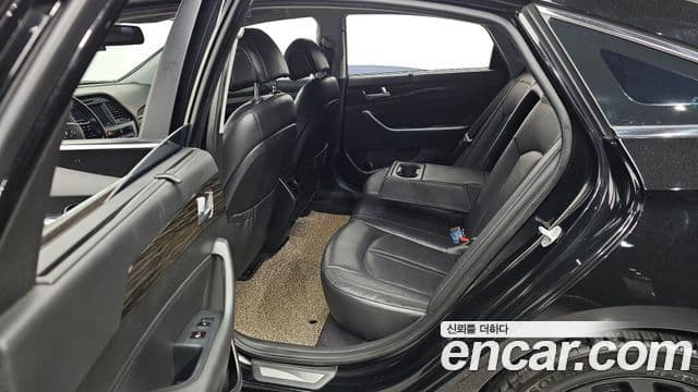 Hyundai LF Sonata Special, 2017 11