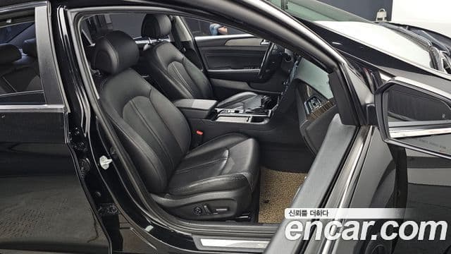 Hyundai LF Sonata Special, 2017 12