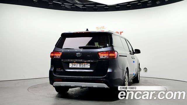 Kia All New Carnival Noblesse, 2018 4