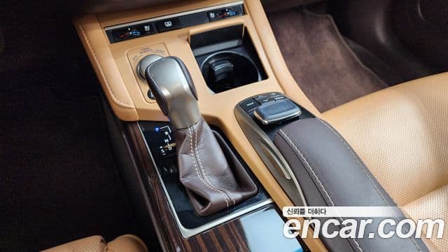 Lexus New ES300h XV60, 2017 9