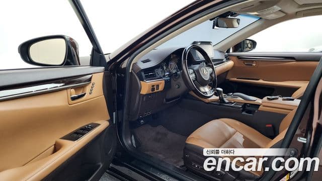 Lexus New ES300h XV60, 2017 10