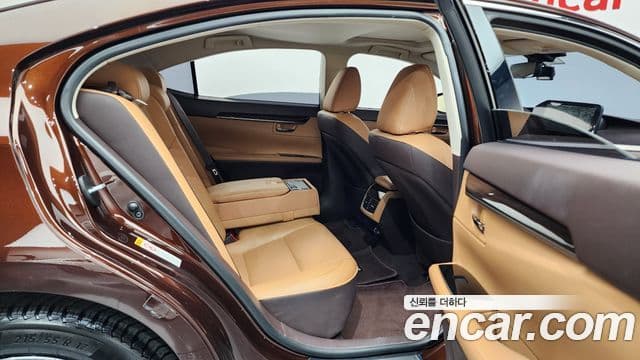 Lexus New ES300h XV60, 2017 12