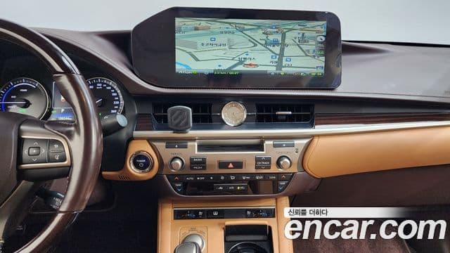 Lexus New ES300h XV60, 2017 14