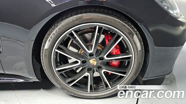Porsche Panamera (971) 4.0 GTS, 2020 все фото