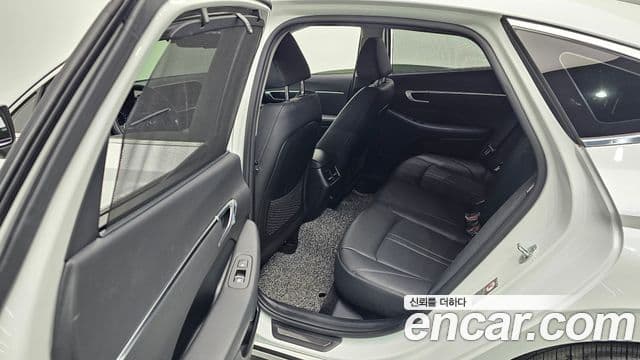 Hyundai Sonata (DN8) Premium Family, 2021 12