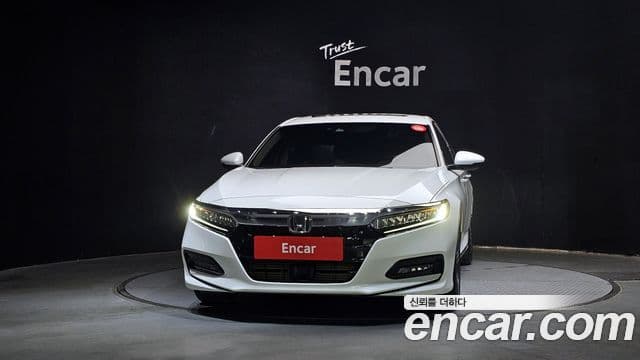 Honda Accord 10세대 1.5 турбо, 2019 3