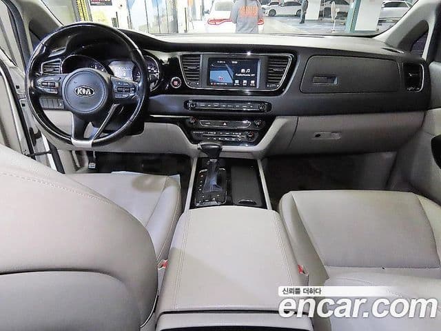 Kia All New Carnival Prestige, 2017 10