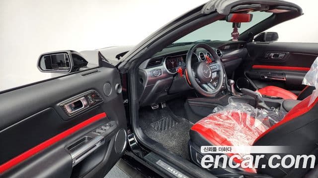 Ford Mustang GT кабриолет, 2021 10