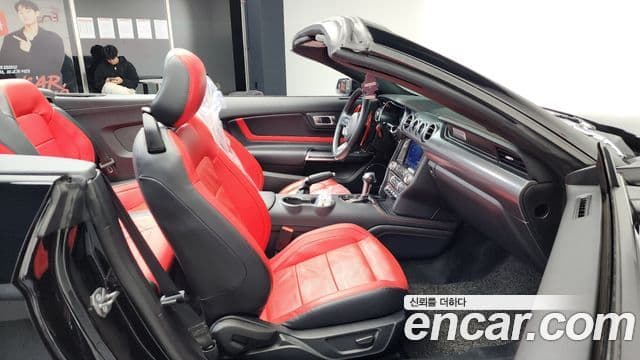 Ford Mustang GT кабриолет, 2021 11