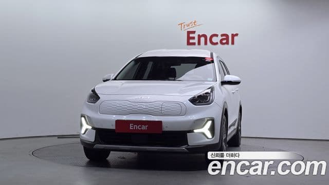 Kia Niro Plus Air (таксомоторный тип), 2023 3