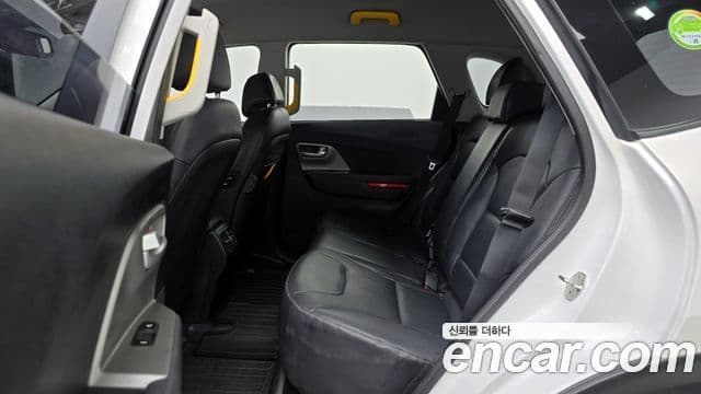 Kia Niro Plus Air (таксомоторный тип), 2023 13