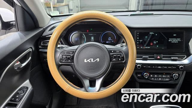 Kia Niro Plus Air (таксомоторный тип), 2023 14