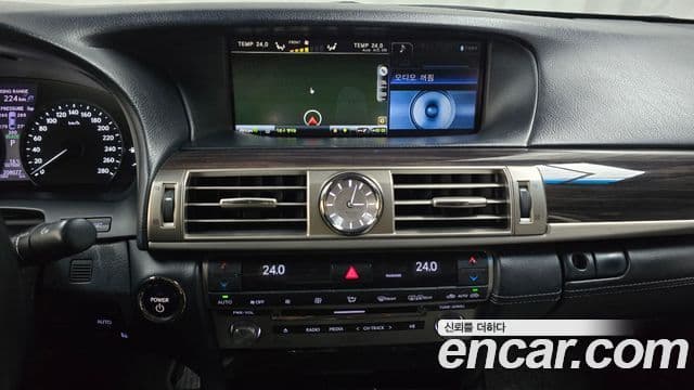 Lexus LS600hL XF40, 2013 14