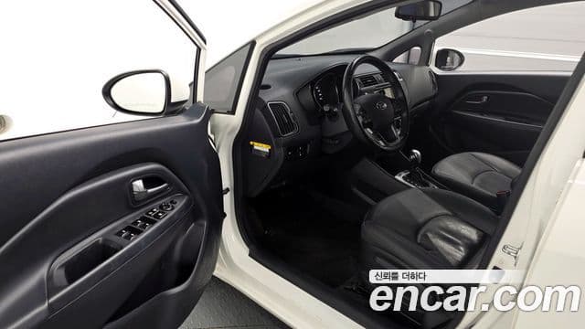 Kia The / новый New Pride Luxury, 2015 10