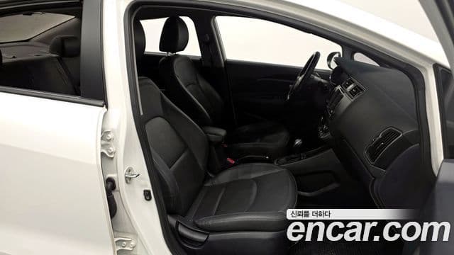 Kia The / новый New Pride Luxury, 2015 11