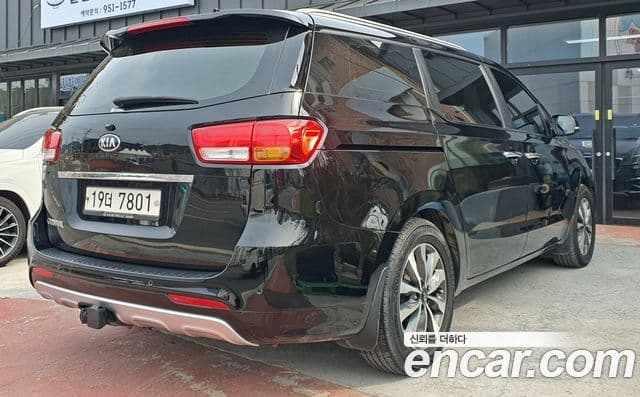 Kia All New Carnival Prestige, 2015 3