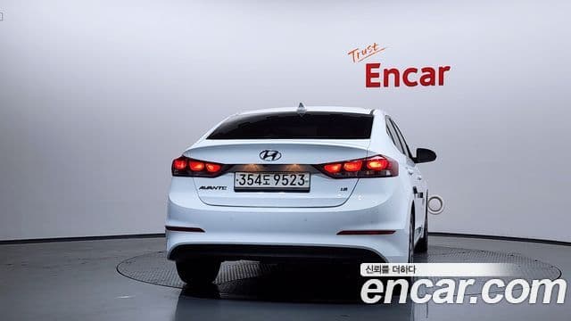 Hyundai Avante AD 1.6 GDI Value Plus, 2018 4