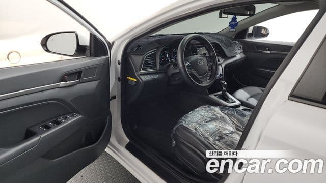 Hyundai Avante AD 1.6 GDI Value Plus, 2018 10