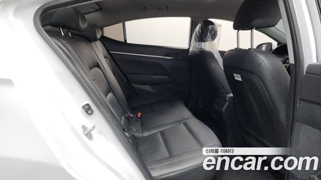 Hyundai Avante AD 1.6 GDI Value Plus, 2018 12