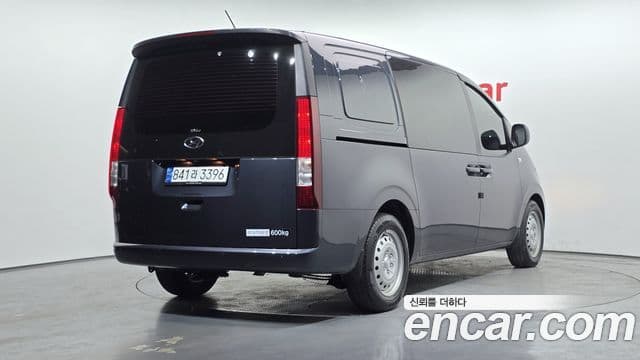 Hyundai Staria Smart, 2023 2