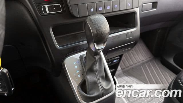 Hyundai Staria Smart, 2023 9