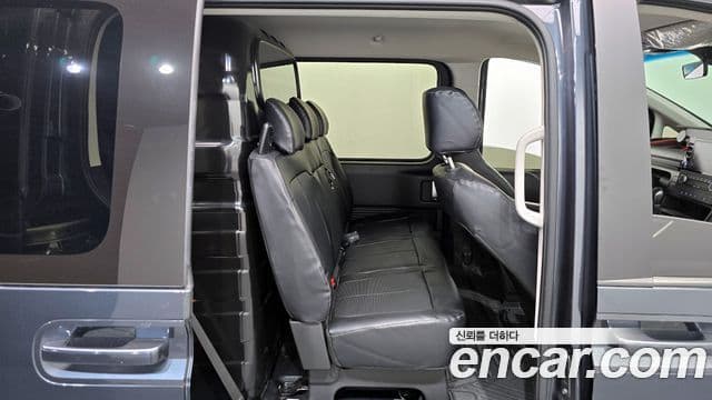 Hyundai Staria Smart, 2023 12