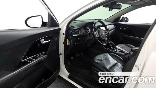 Kia Niro Prestige, 2018 10