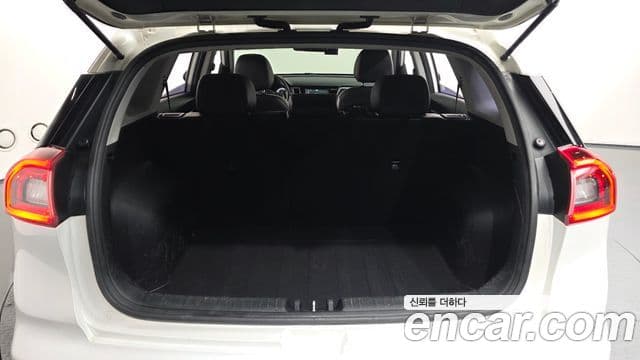 Kia Niro Prestige, 2018 20