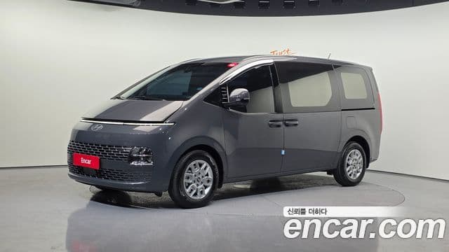 Hyundai Staria Modern, 2025 1