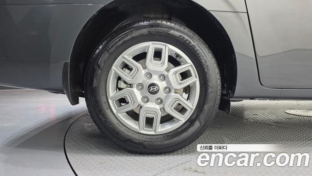 Hyundai Staria Modern, 2025 все фото