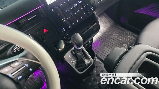 Hyundai Staria Modern, 2025 9