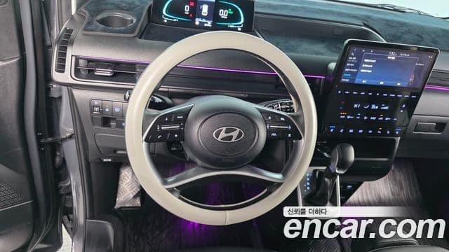 Hyundai Staria Modern, 2025 13