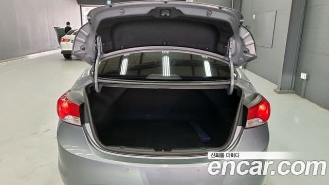 Hyundai Avante MD M16 GDI Smart, 2013 16