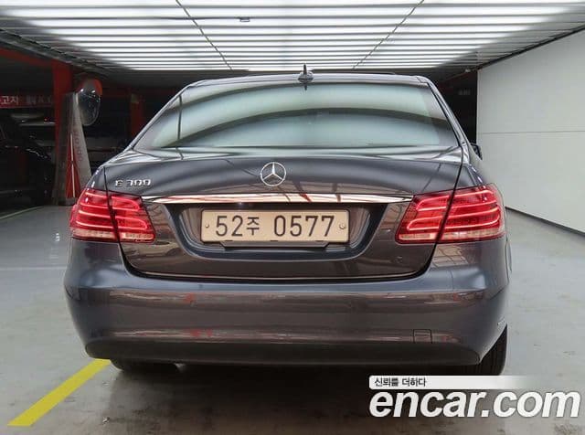 Mercedes-Benz E-класс W212 E300 Elegance, 2016 3