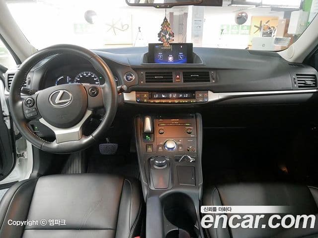 Lexus CT200h ZWA10, 2015 6