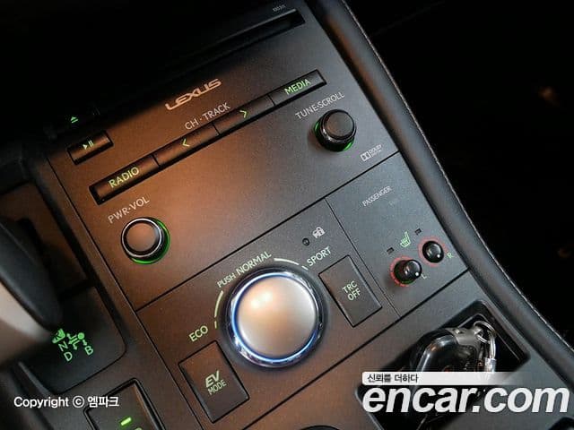 Lexus CT200h ZWA10, 2015 14