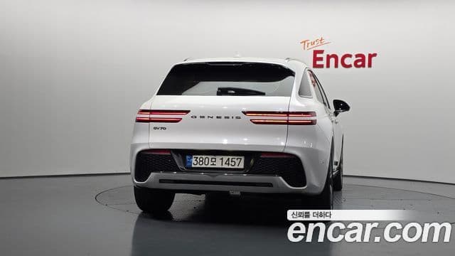 Genesis GV70, 2021 4