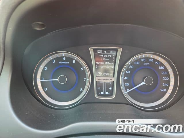 Hyundai Grandeur HG Modern, 2016 8