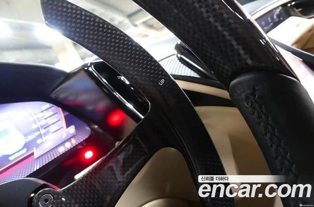 Ferrari 로마, 2022 15