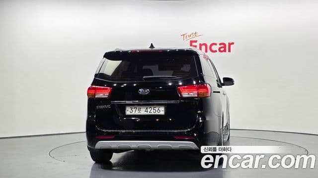 Kia All New Carnival Noblesse, 2016 4